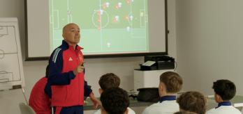 Spain U15 pre-match meeting