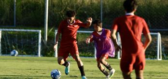 Jeu de possession à 6 contre 6 plus 3 : Construire dans des espaces réduits