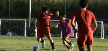 Progressing play in tight spaces